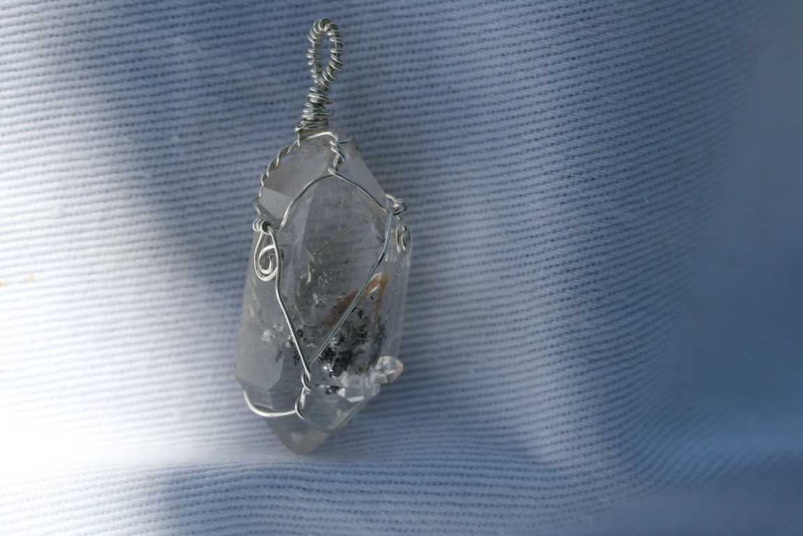 Tibetan Quartz Pendant  Bridge purification and spiritual cleansing 5245